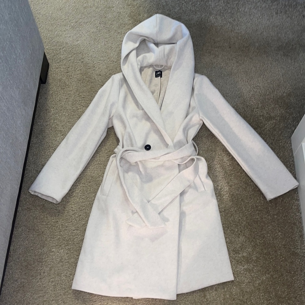 Zara, Medium